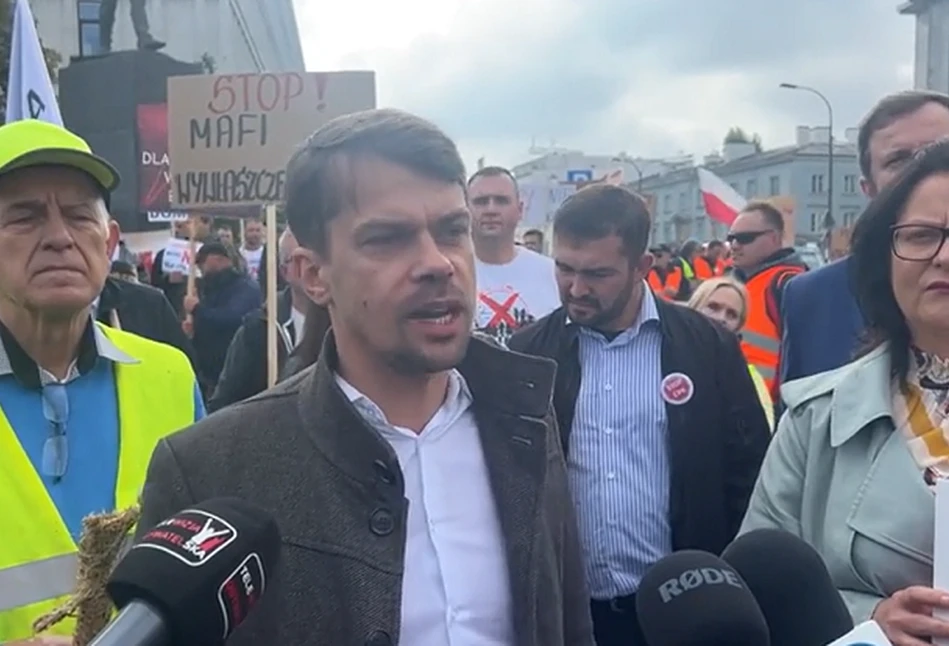 Protest w Warszawie przeciwko CPK. "To są inwestycje na ludzkiej krzywdzie"