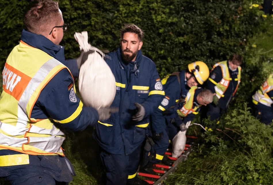 Ekstremalne burze w Niemczech: ogromne straty rolnicze, zaginieni i ofiary śmiertelne