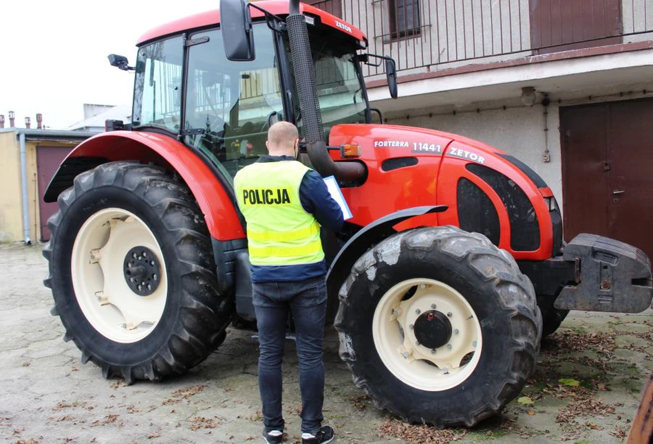 Policja odzyskała dwa ciągniki: Fendta i Zetora o wartości 600 tysięcy złotych