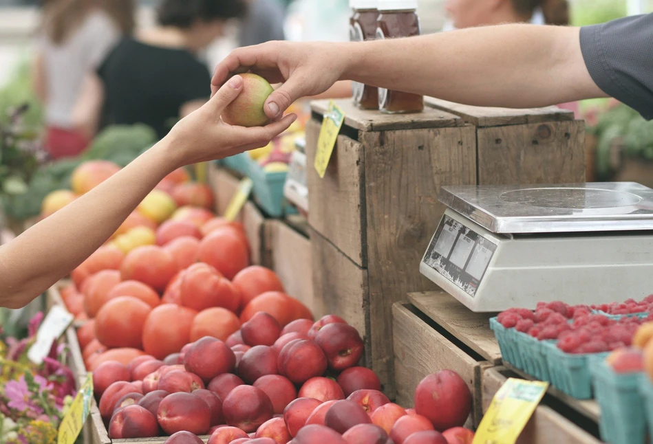 UOKiK sprawdził jak supermarkety wprowadzają klientów w błąd sprzedając warzywa i owoce