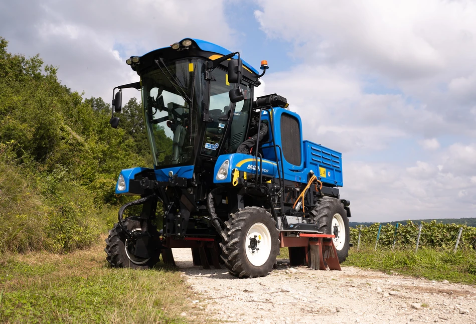 New Holland XPower XPN: elektryczne odchwaszczanie w winnicach