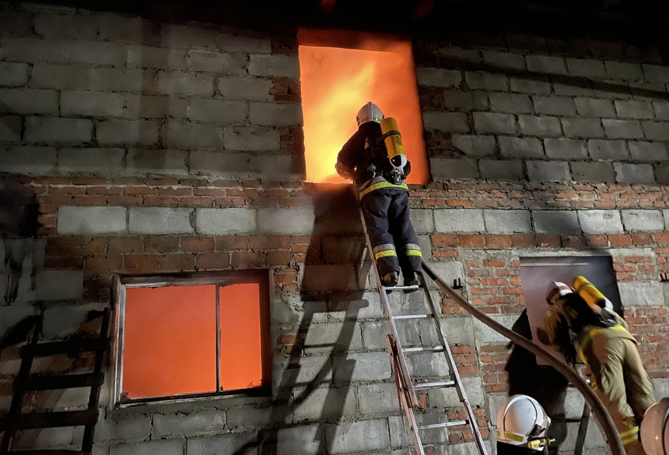 Jednej nocy podpalił trzy gospodarstwa. Piroman jest już w rękach policjantów