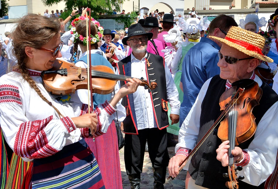 Aż 800 osób wzięło udział w Ogólnopolskim Festiwalu Kapel i Śpiewaków Ludowych w Kazimierzu