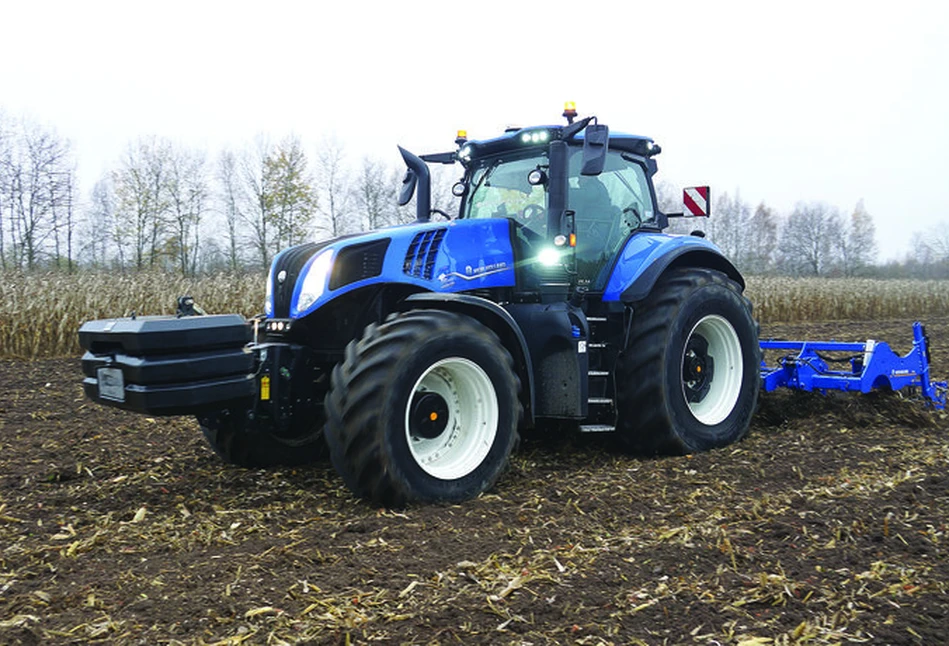 Jak sprawdza się w polu ponad 400-konny ciągnik New Holland T8.410 Genesis?