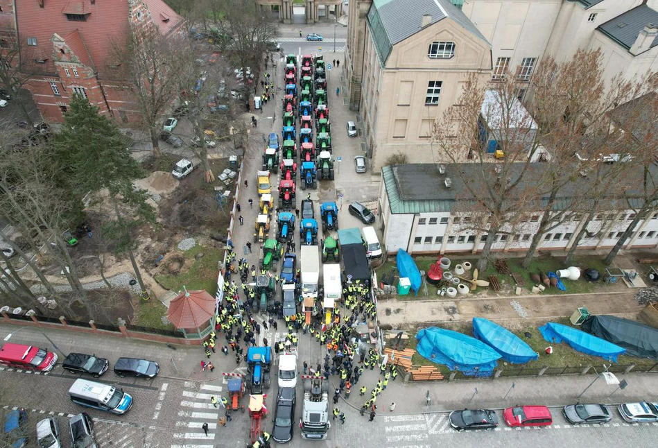 Protest rolników w Szczecinie: 200 ciągników zablokowało miasto