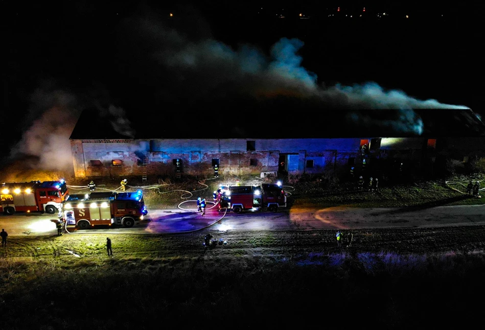 Pożar gospodarstwa pod Jarocinem. Straty rolnika to ponad 100 tys. złotych