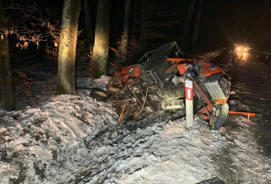 Pijany 38-latek staranował Ursusa. Rolnik cudem przeżył makabryczny wypadek [FOTO]