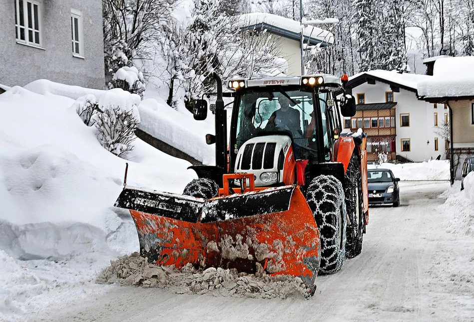 Nagły atak zimy. IMGW wydało ALERTY. Nawet do 15 cm śniegu