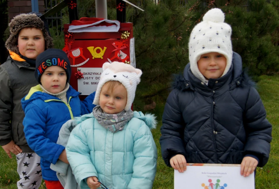 KGW z Warszawianki namówiło Św. Mikołaja, aby odwiedził dzieci z ich wsi