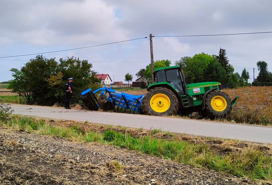 Dramat na polu w Małopolsce. Rolnika przejechał jego własny traktor?