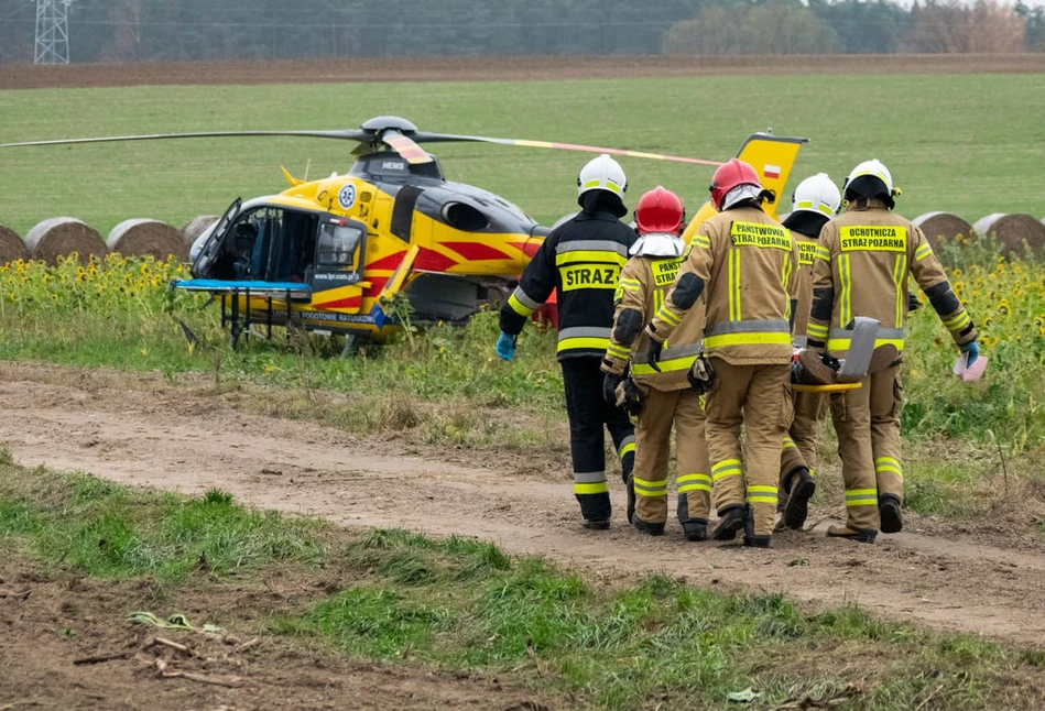 Wnuczek chciał pomóc babci w remoncie. Zawaliła się na niego stodoła