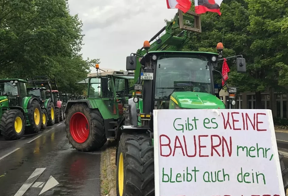 Protest rolników w Niemczech: 200 ciągników zablokowało ulice. "Nie będziemy mieć ziemi pod uprawę"