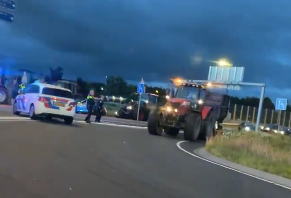 Holenderscy rolnicy protestują. Policja otworzyła do nich ogień! (VIDEO)