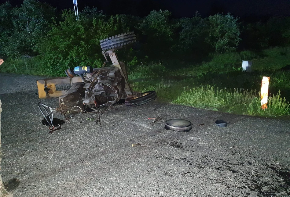 BMW zmasakrowało Ursusa. Wypadek rolnika pod Grójcem [FOTO]