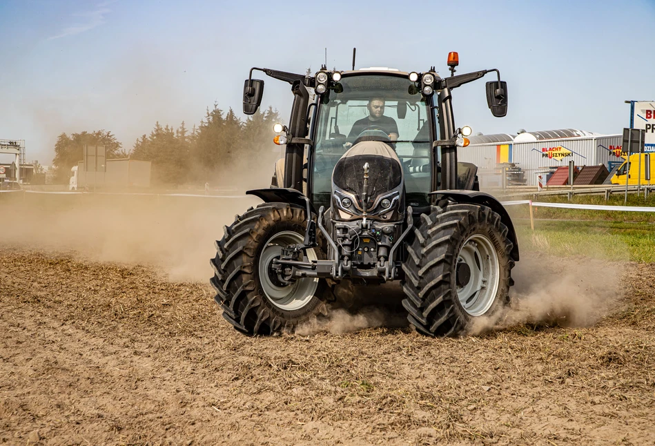 Valtra G nagrodzona Red Dot Design 2021