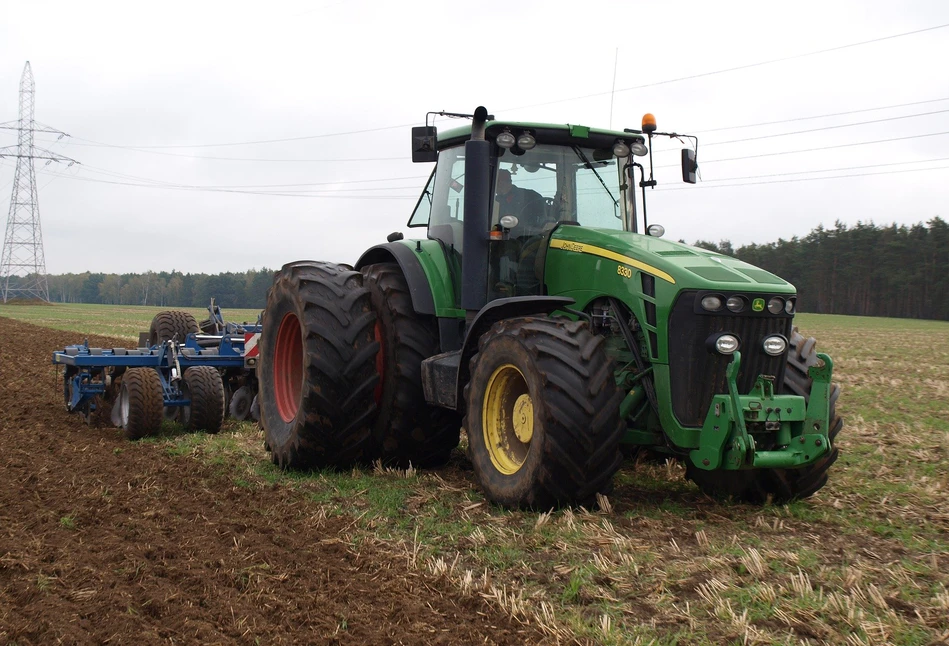 Jeden agregat, dwóch producentów, a pieniędzy za zepsuty sprzęt rolnik ciągle nie otrzymał