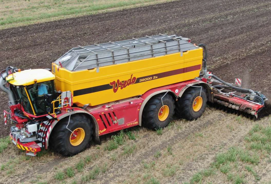 6 kół i 710 KM w beczkowozie Vredo Trac VT 7138