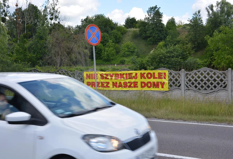 Zablokują drogę w Izbicy. Kolejny protest przeciw budowie linii kolejowej w ramach CPK