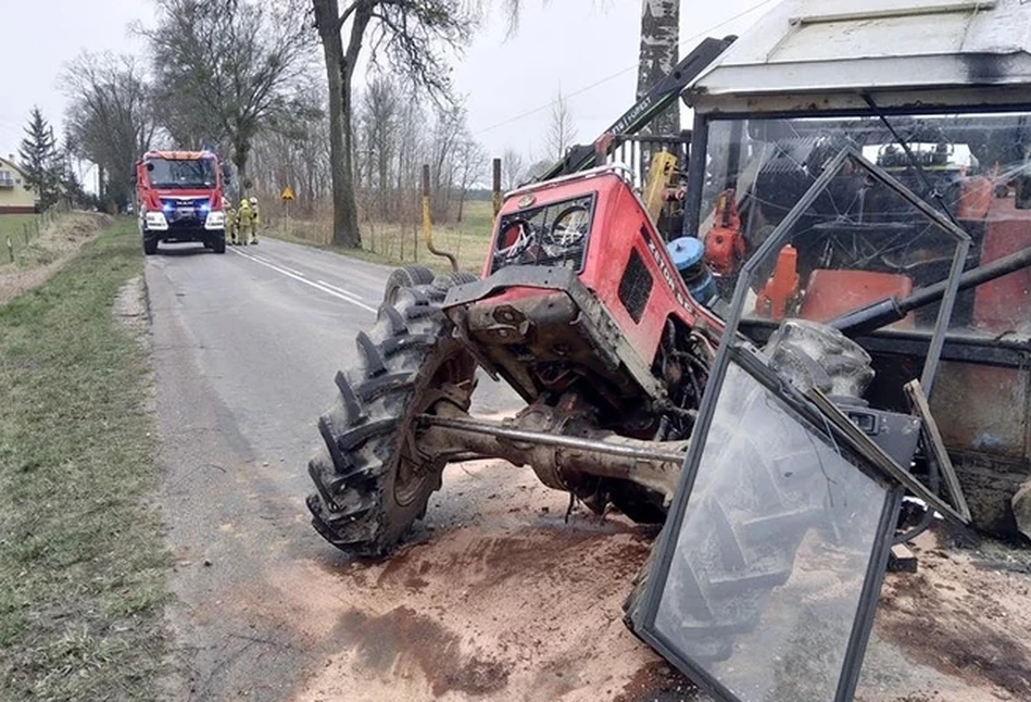 Zetor zderzył się z Tico. Ciągnik rozleciał się na dwie części