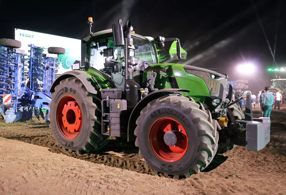 Nowe ciągniki Fendt 700 Vario