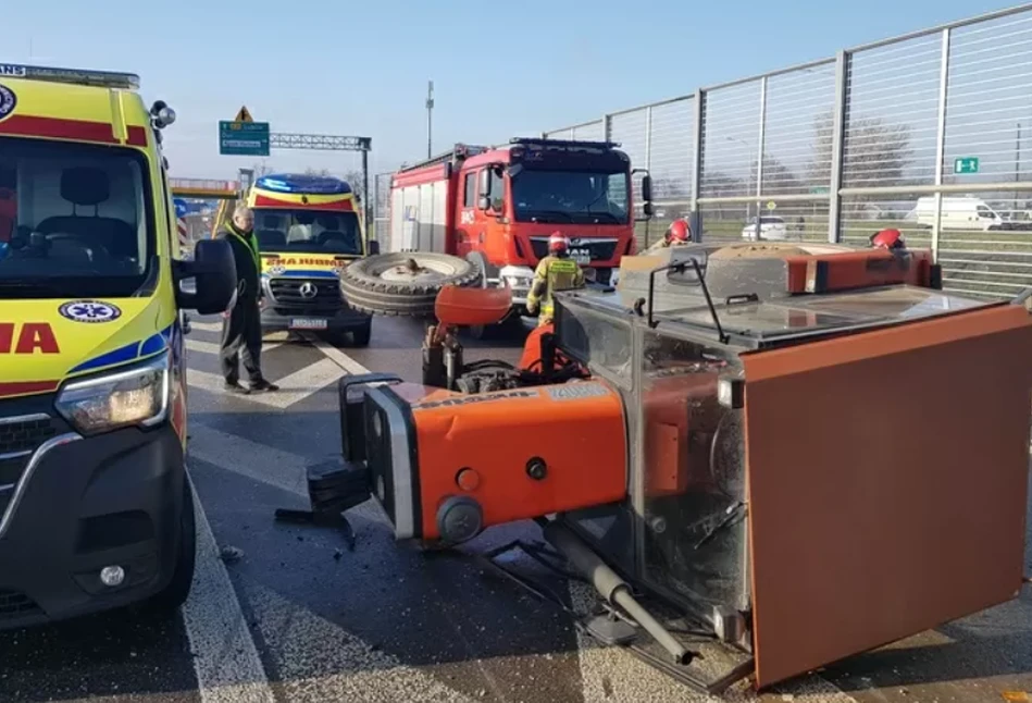 KOSZMARNY wypadek pod Lublinem. 56-latek wypadł z kabiny Ursusa. Zginął na miejscu